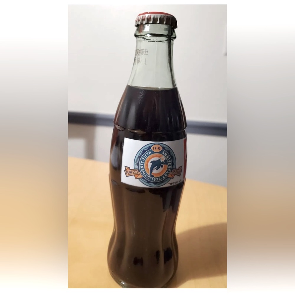 1997 Miami Dolphins 1972 17-0 Perfect Season  25th Anv. Sealed Coca Cola Bottle